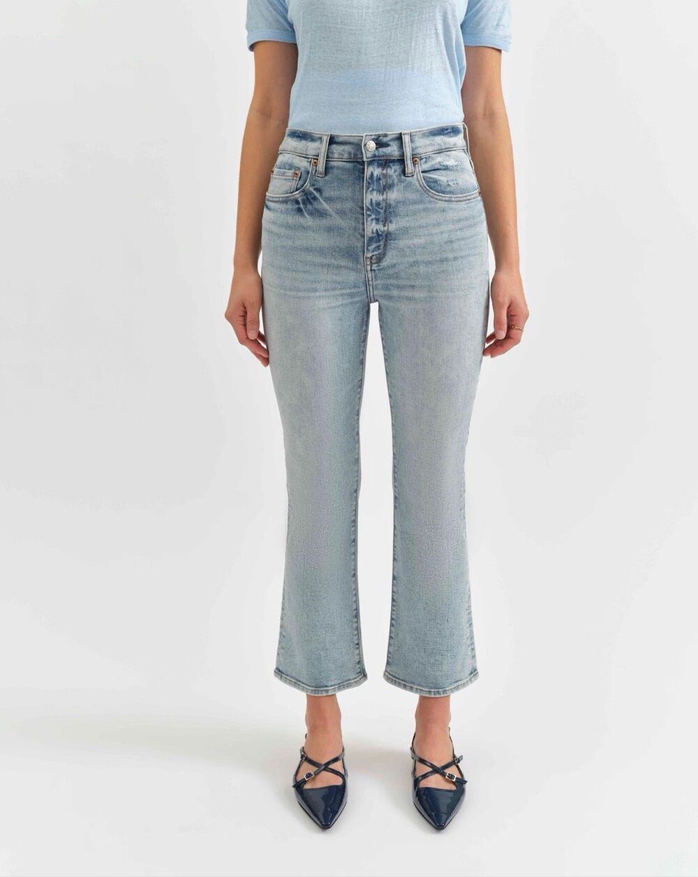 Daze $98 Shy Girl Crop Flare Jeans Hug Denim PDA Womens Size 31 NEW